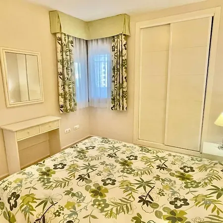 Enjoy Beautiful Sea View, Perfect For Cyclists Appartement