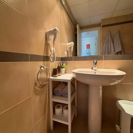 Enjoy Beautiful Sea View, Perfect For Cyclists *